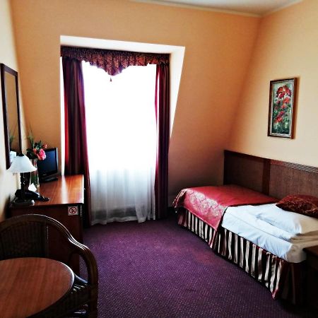 Hotel Nowy Dwor W Zaczerniu Rzeszów Extérieur photo