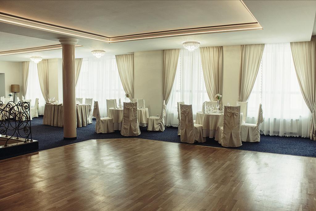Hotel Nowy Dwor W Zaczerniu Rzeszów Extérieur photo