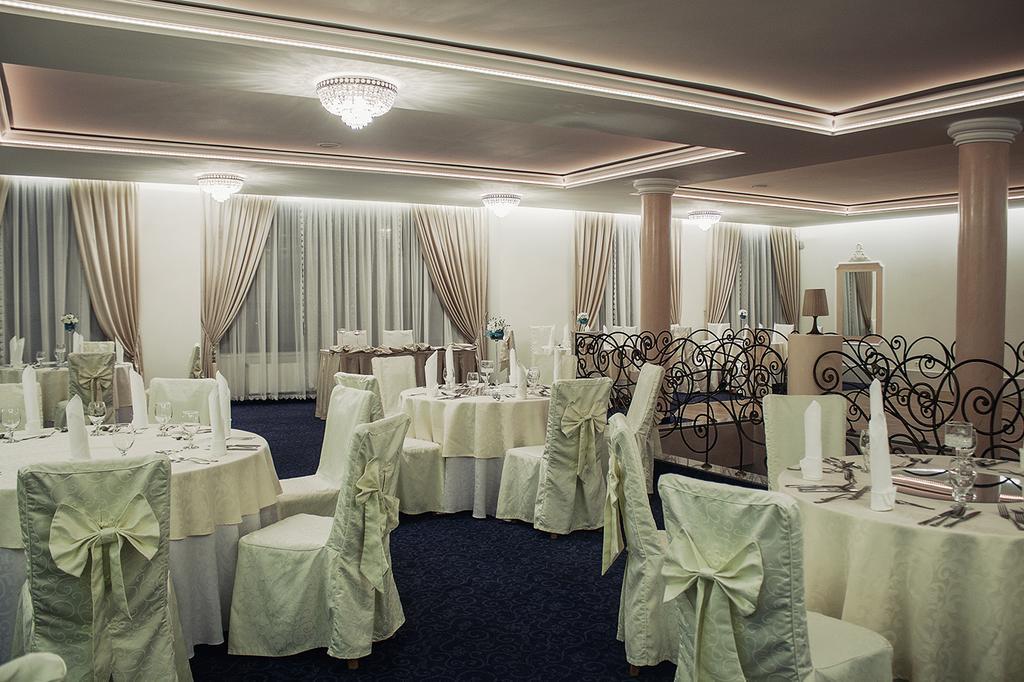 Hotel Nowy Dwor W Zaczerniu Rzeszów Extérieur photo