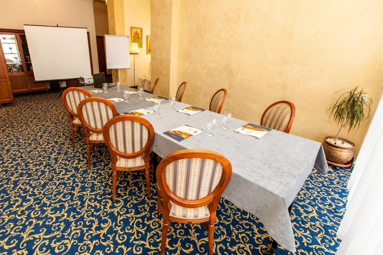Hotel Nowy Dwor W Zaczerniu Rzeszów Extérieur photo