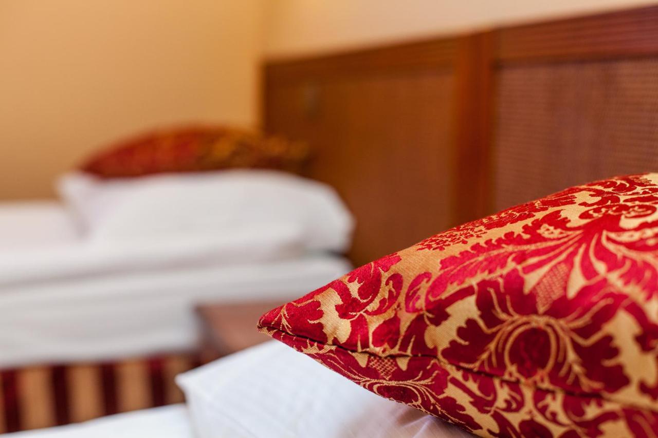 Hotel Nowy Dwor W Zaczerniu Rzeszów Extérieur photo