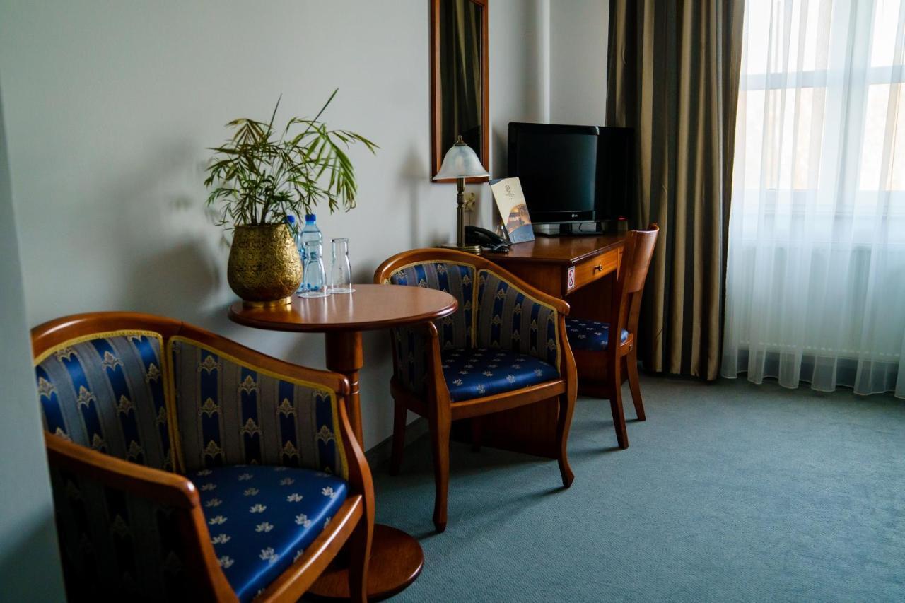 Hotel Nowy Dwor W Zaczerniu Rzeszów Extérieur photo